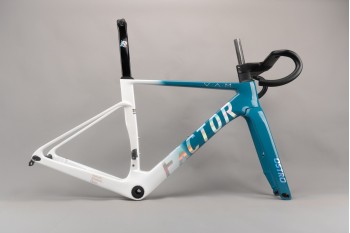 Noul factor Ostro VAM Carbon Fibre Road RADE Bicicletă Alb cu albastru