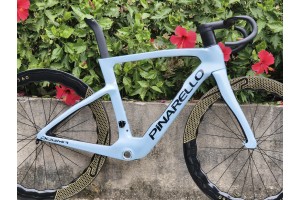 Pinarello Nouveau 2025 Dogma F Carbon Fibre Road Bicycle Cadre Disc Luxter Venise